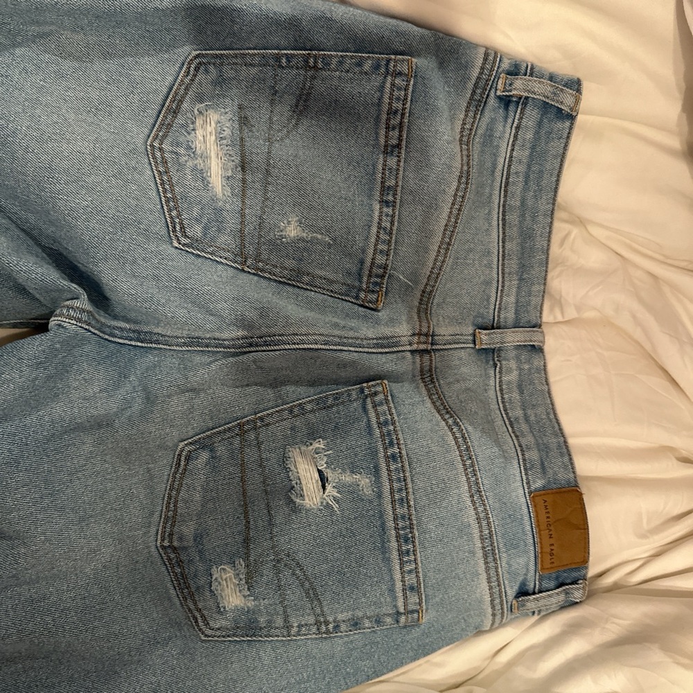 American eagle ripped jeans so cute with sandals but sadly don’t fit me anymore